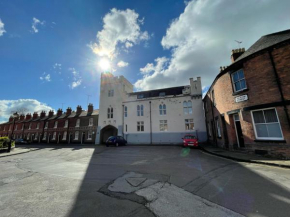 Lovely apartment in the heart of Chester with free parking